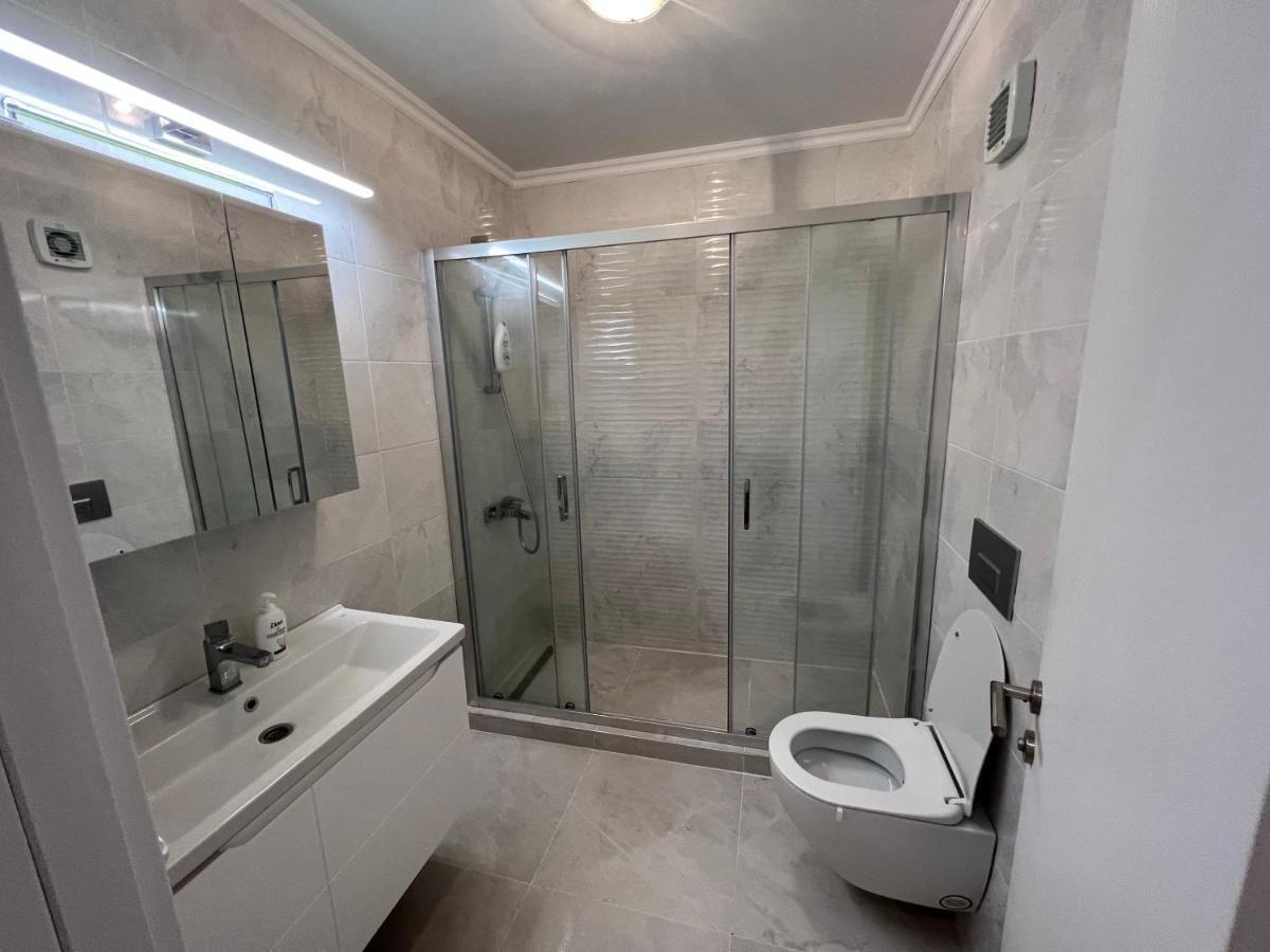 Kitty Studio Sunset Lake Apartment Mamaia Luaran gambar