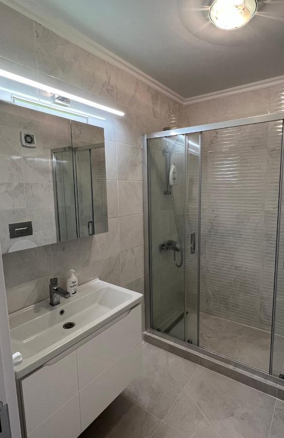 Kitty Studio Sunset Lake Apartment Mamaia Luaran gambar