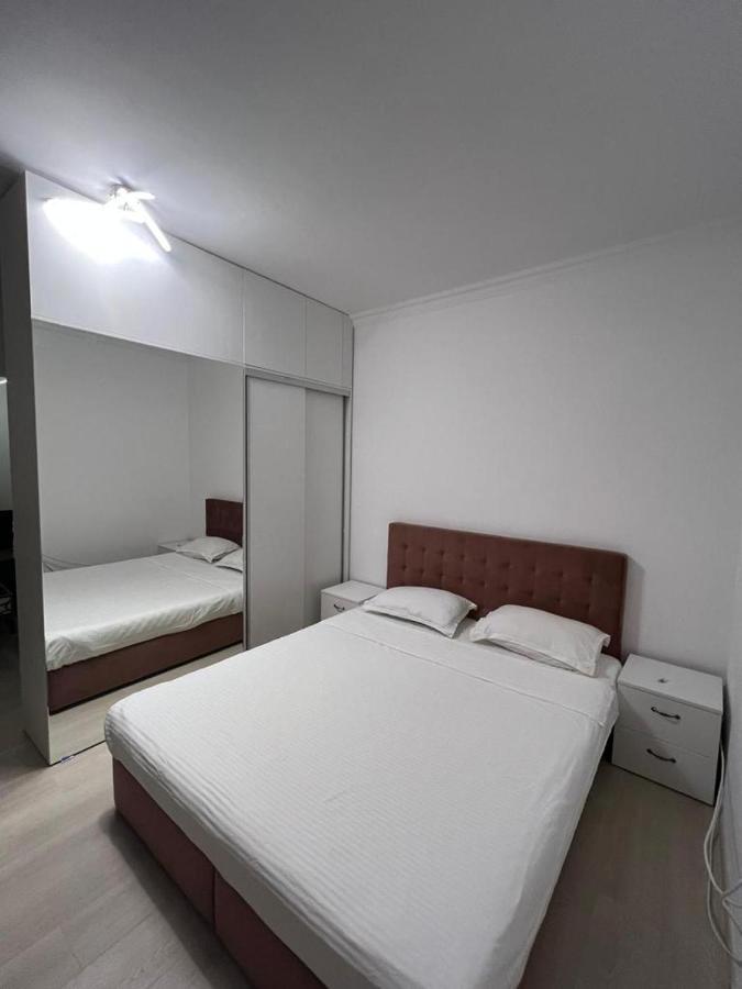 Kitty Studio Sunset Lake Apartment Mamaia Luaran gambar