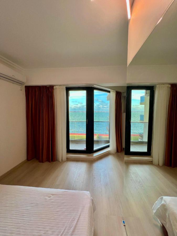Kitty Studio Sunset Lake Apartment Mamaia Luaran gambar