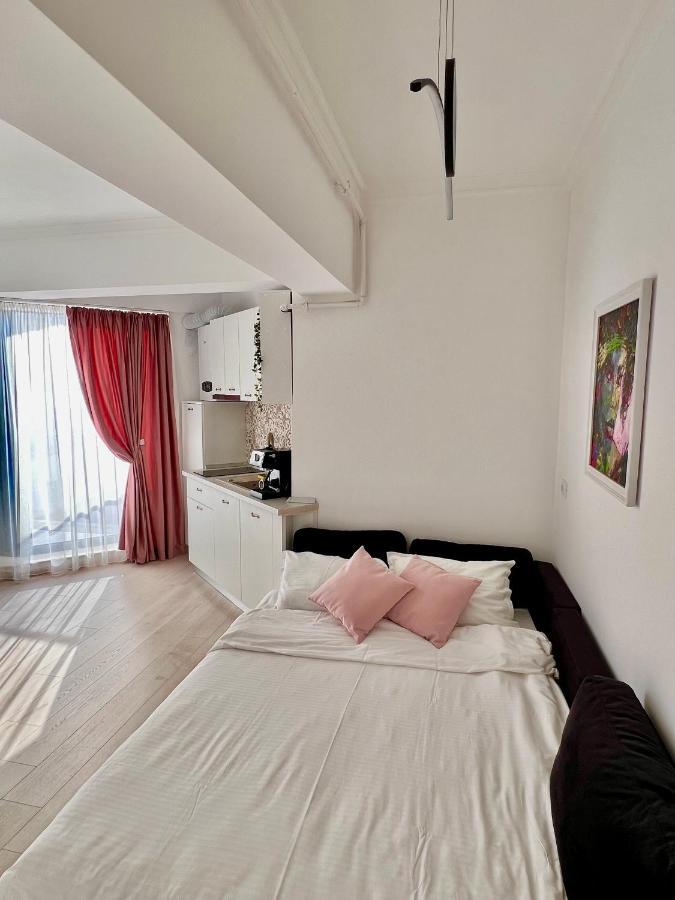 Kitty Studio Sunset Lake Apartment Mamaia Luaran gambar
