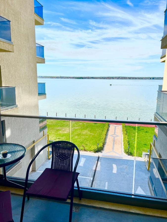 Kitty Studio Sunset Lake Apartment Mamaia Luaran gambar