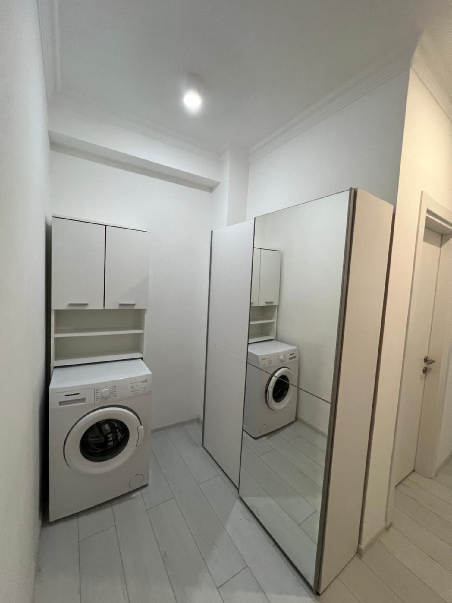 Kitty Studio Sunset Lake Apartment Mamaia Luaran gambar