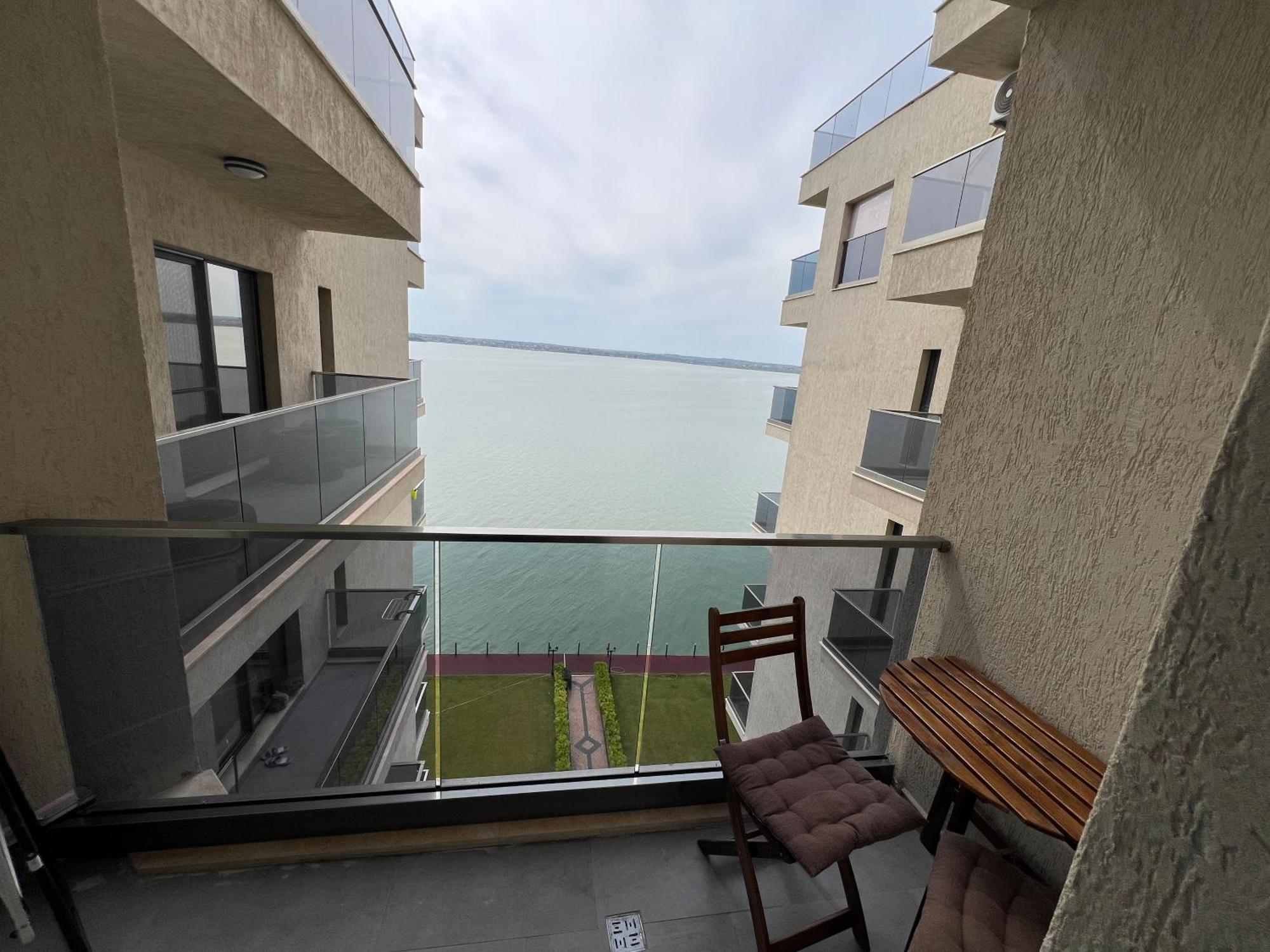 Kitty Studio Sunset Lake Apartment Mamaia Luaran gambar