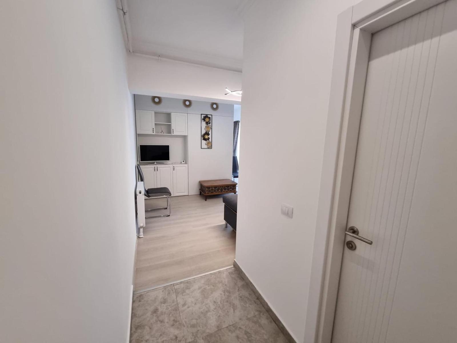 Kitty Studio Sunset Lake Apartment Mamaia Luaran gambar