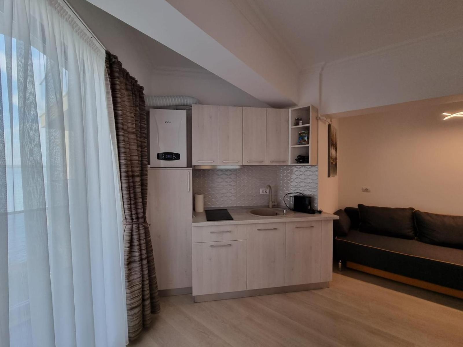 Kitty Studio Sunset Lake Apartment Mamaia Luaran gambar