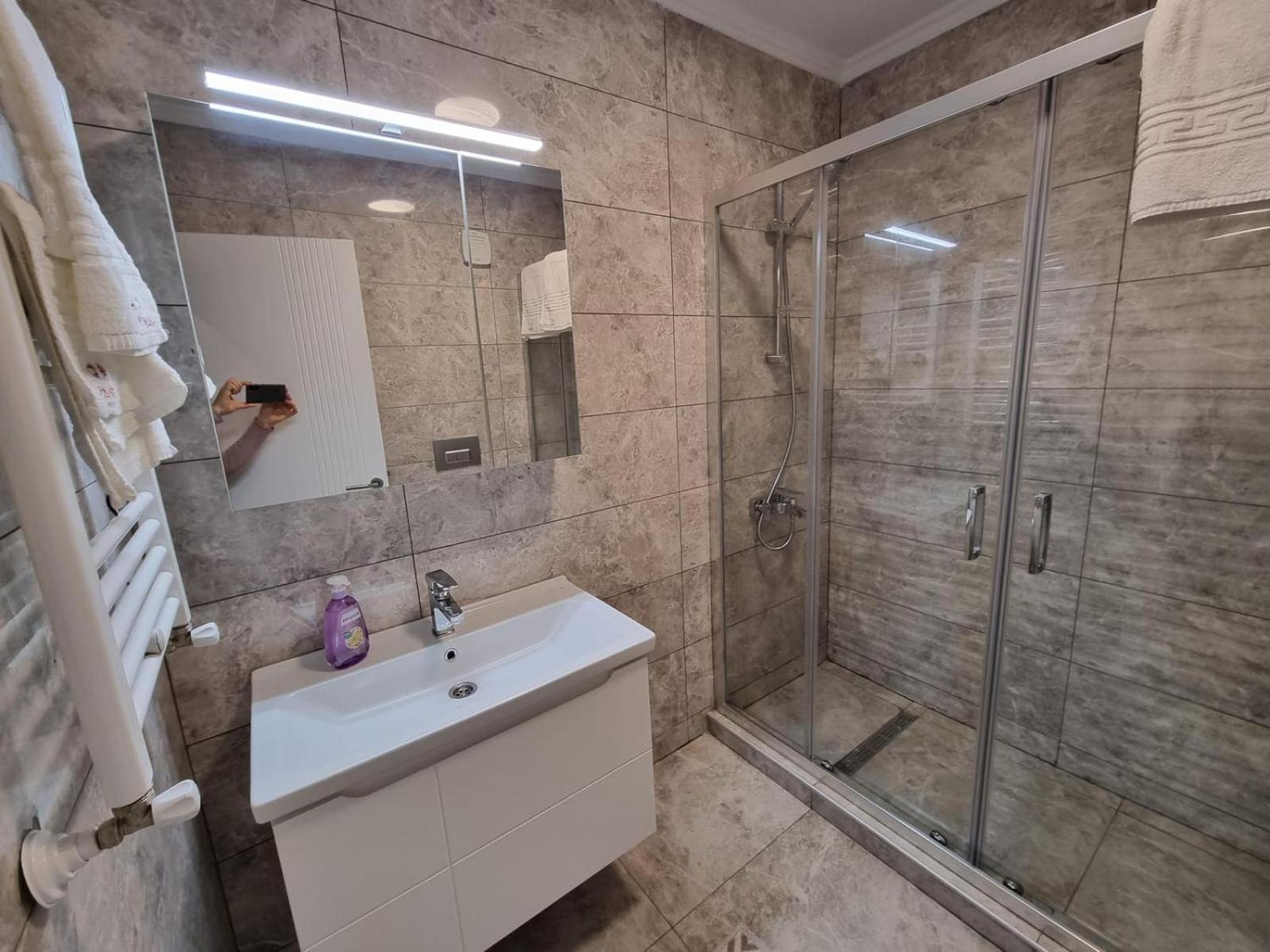Kitty Studio Sunset Lake Apartment Mamaia Luaran gambar